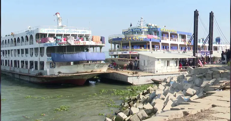 নেতাকর্মীদের নিয়ে যেতে প্রস্তুত হচ্ছে লঞ্চ